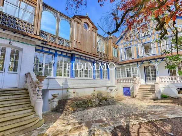 Château 8 pièces 185 m²