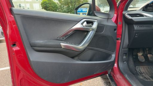 Peugeot 2008 1.2 PureTech 110 - Allure – 2018 – 106566 km – Essence – Boîte Manuelle — photo 41
