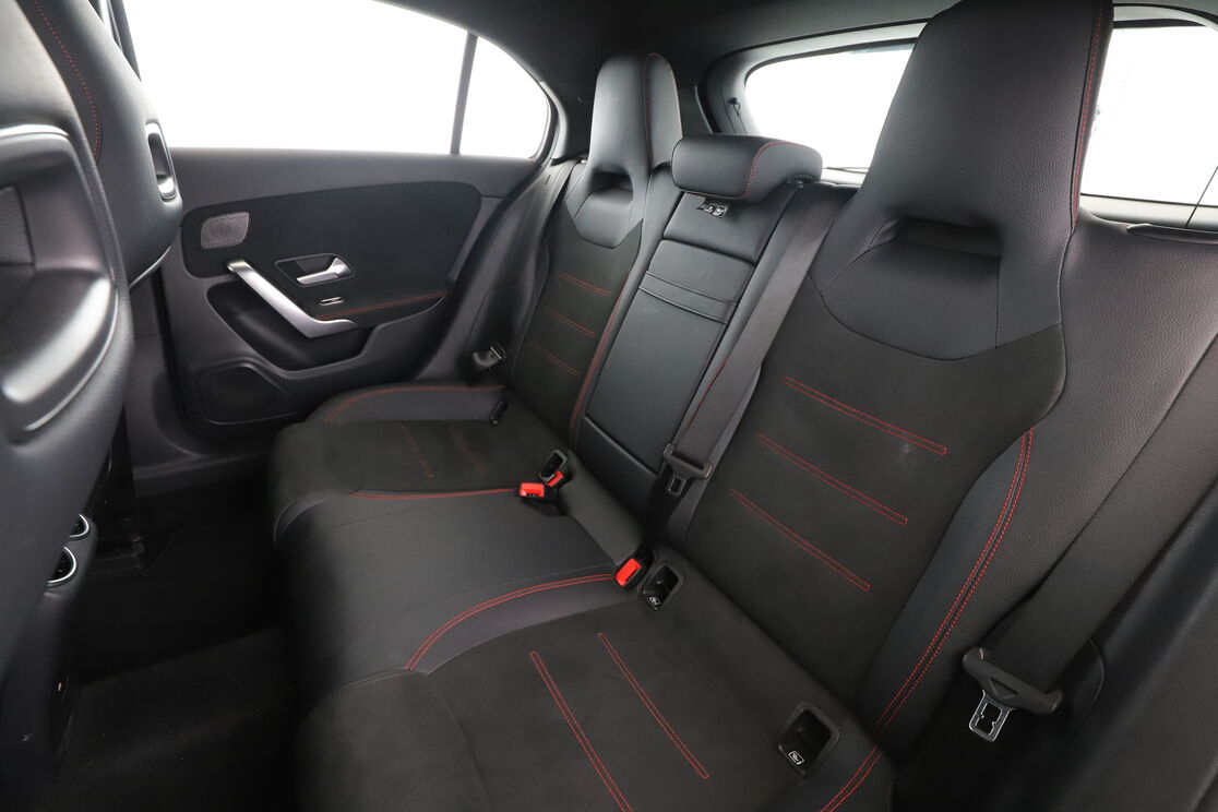 Mercedes-Benz Classe A 250 e AMG Line 8G-DCT — photo 13