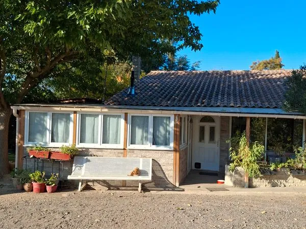 À LOUER MAISON INDIVIDUELLE LABRUGUIERE, en campagne, à deux pas des commodités. Idéale pour vie de 