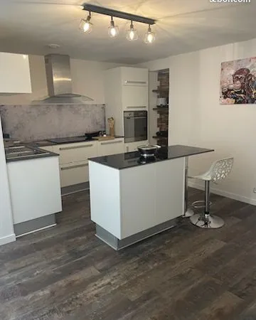 Loue appartement à 10km de la frontière suisse