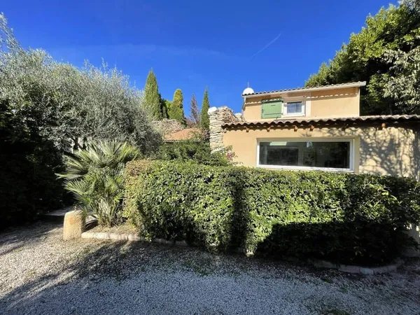 Maison 8 pièces 243 m²
