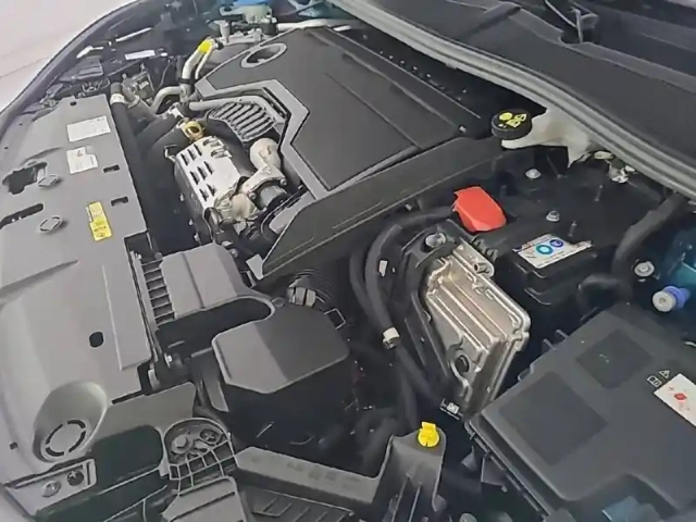 Peugeot 308 hybrid 145 e-dcs6 — photo 35
