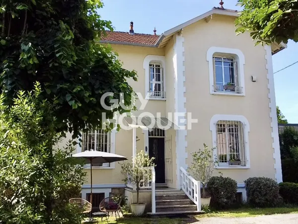 MAISON À VENDRE DE 7 PIÈCES DE 180,00 M²