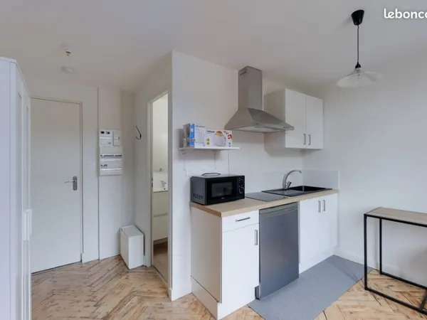 Studio 1 pièce 14 m²