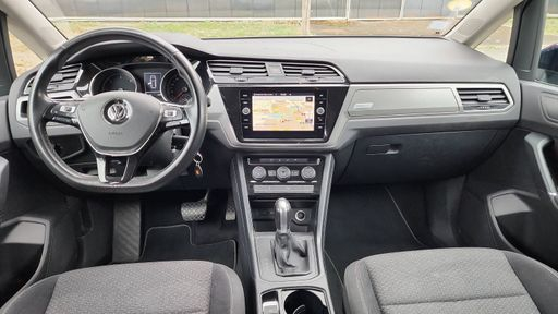 Volkswagen Touran 1.6 TDI 115 DSG7 - Confortline Business 7pl – 2018 – 195143 km – Diesel – Boîte Automatique — photo 39