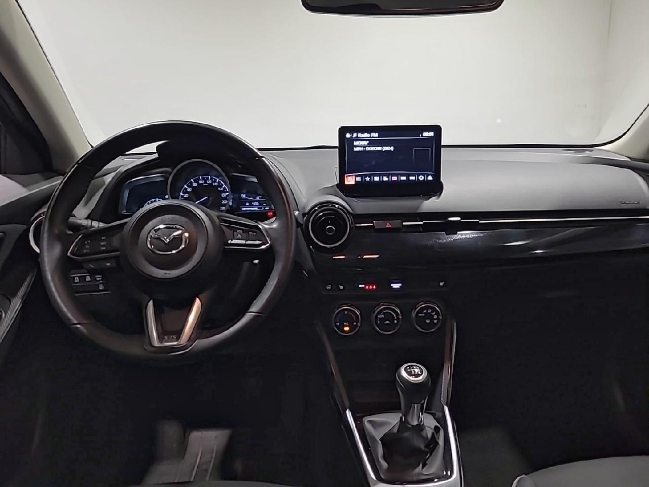 Mazda 2 2 1.5l e-skyactiv g m hybrid 90ch exclusive-line — photo 12