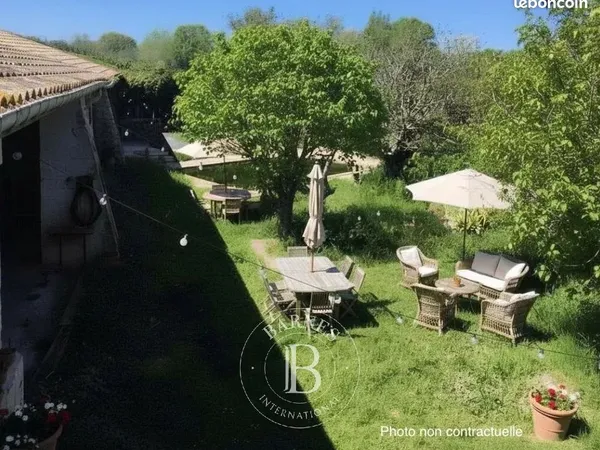 Propriété 8 pièces 220 m²