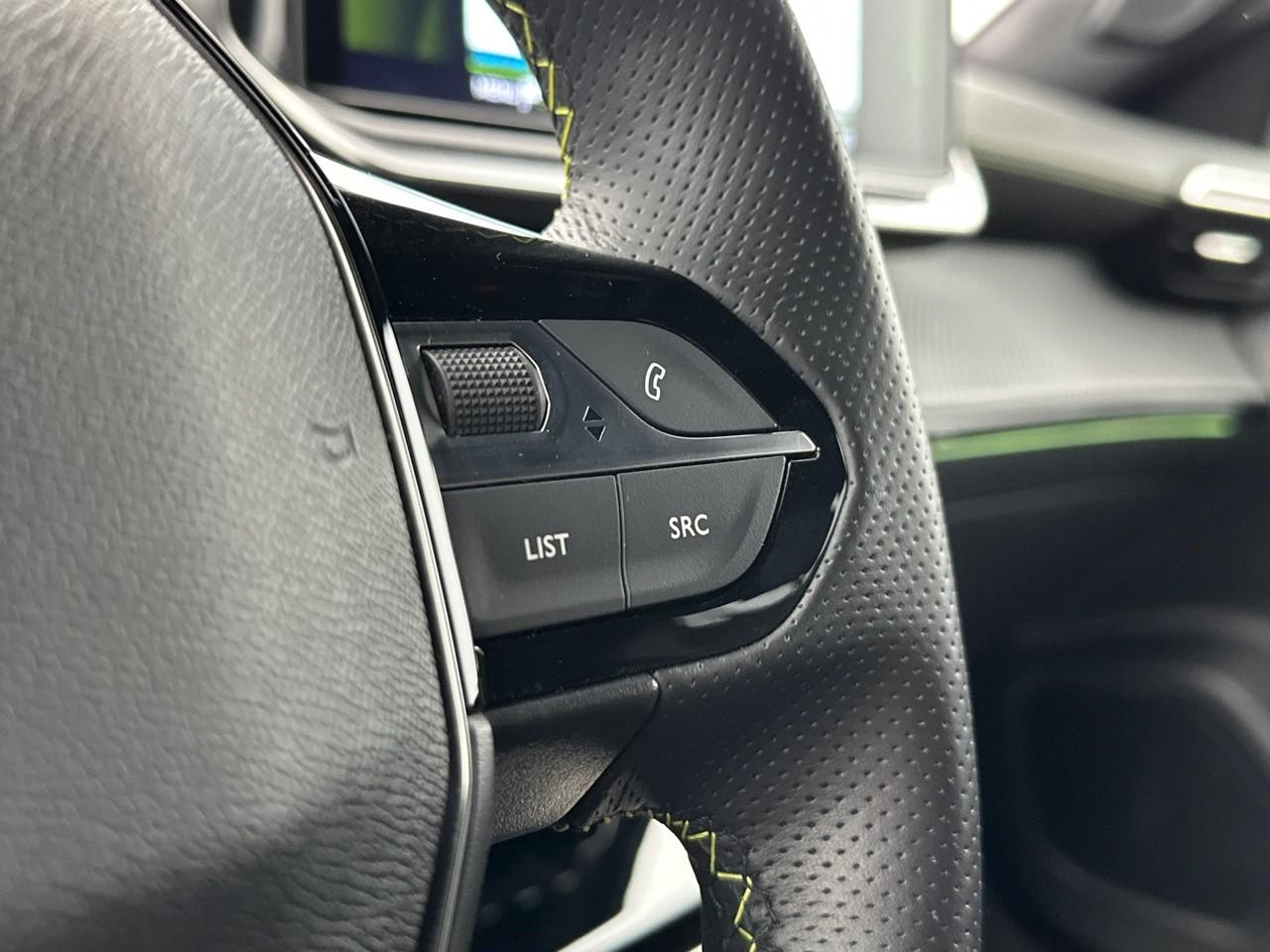 Peugeot 2008 puretech 130 s&s eat8 gt — photo 19