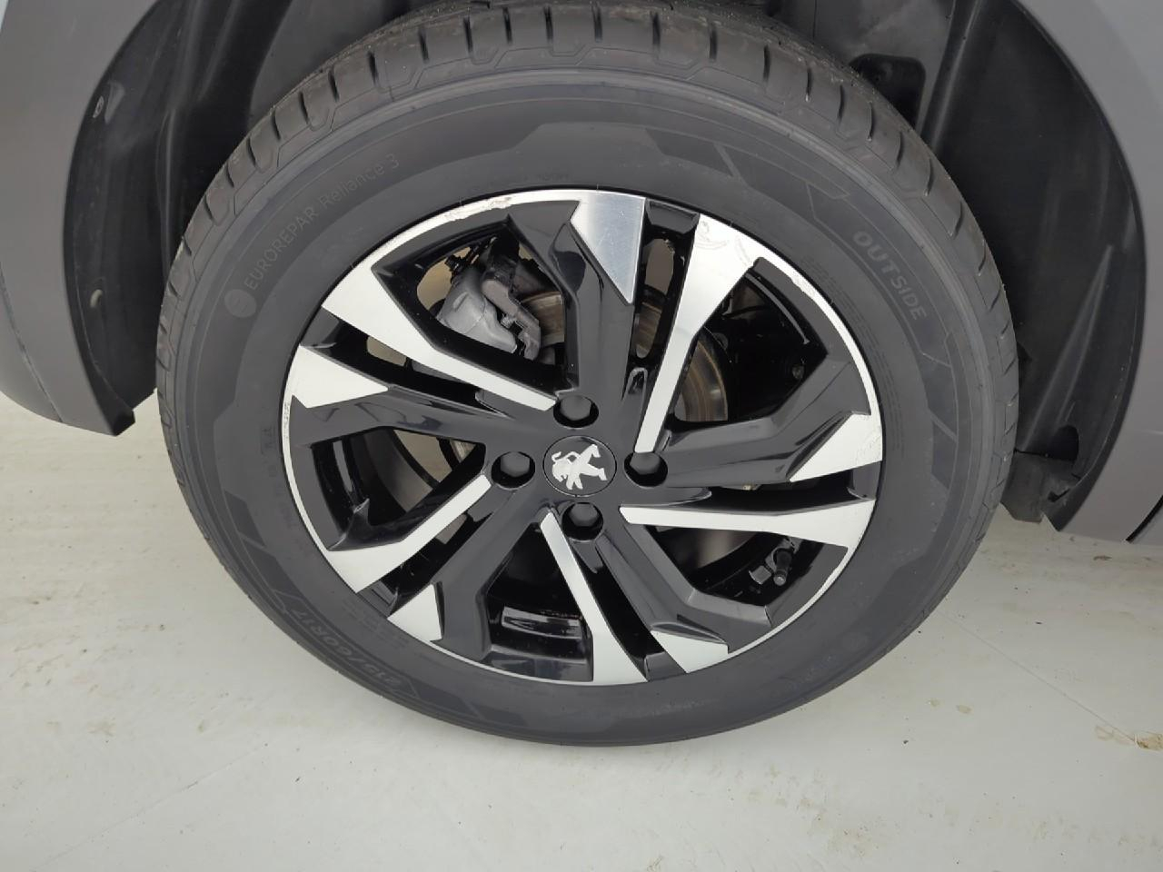 Peugeot 2008 bluehdi 130 s&s eat8 allure — photo 11