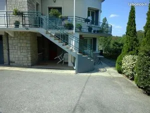 RDC de Villa lumineux T3 avec Garage proche centre ville de Foix
