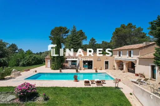 Maison 9 pièces 457 m²