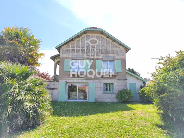 BAISSE DE PRIX ! Villégiature à Le Chateau D Oleron - 6 pièces - Terrain de 750m2