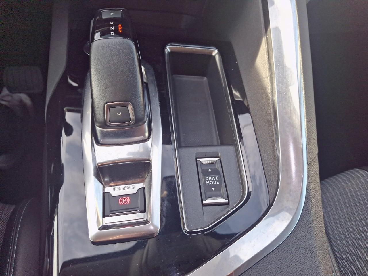 Peugeot 3008 puretech 130ch s&s eat8 allure — photo 14