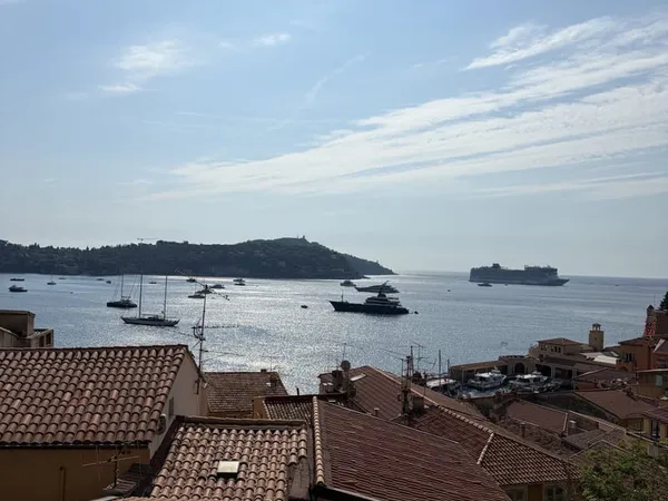 Deux-pièces vue mer vieille ville