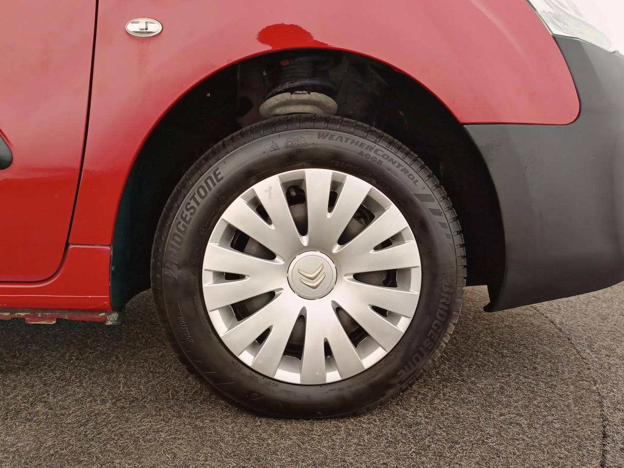 Citroën Berlingo m bluehdi 75 business — photo 11