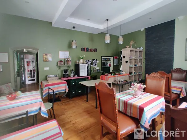 Maison 8 pièces 310 m²