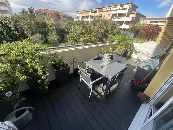NOUVEAU !! CHATEAU GOMBERT !! Appartement T3 de 72 m² en
