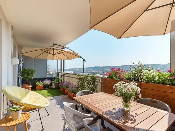 Appt 3p av 2ch, terrasse, garage et 1 pkg NICE Saint Isidore