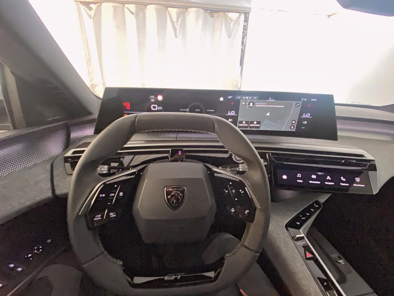 Peugeot 5008 hybrid 145 ch e-dcs6 gt — photo 12