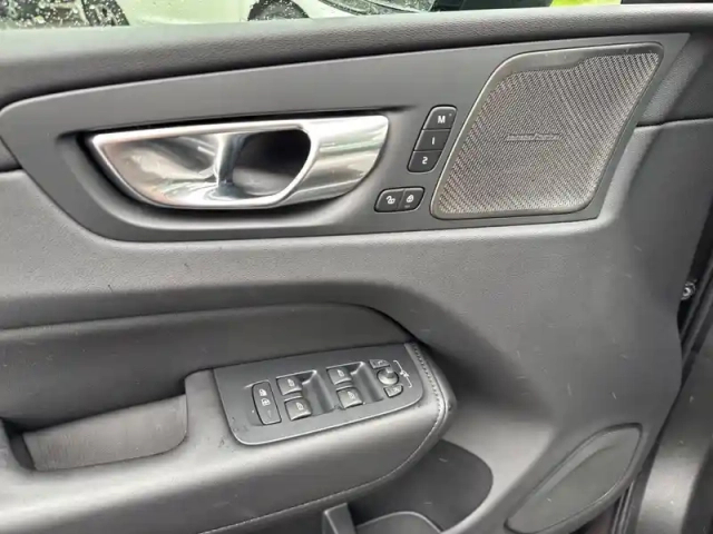 Volvo Xc60 t6 awd hybride rechargeable 253 ch+145 ch geartronic 8 — photo 21
