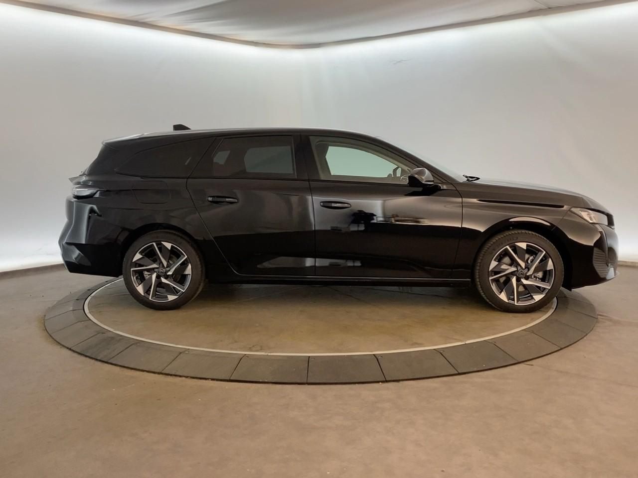 Peugeot 308 sw hybrid 145 e-dcs6 allure — photo 4