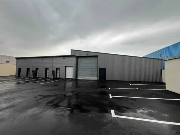 Local d'activité 1460 m²