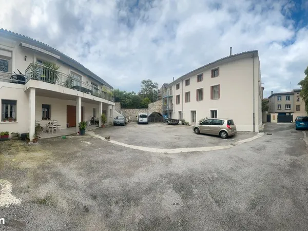 Investissement centre-ville - 4 Logements + Grand Garage sécurisé