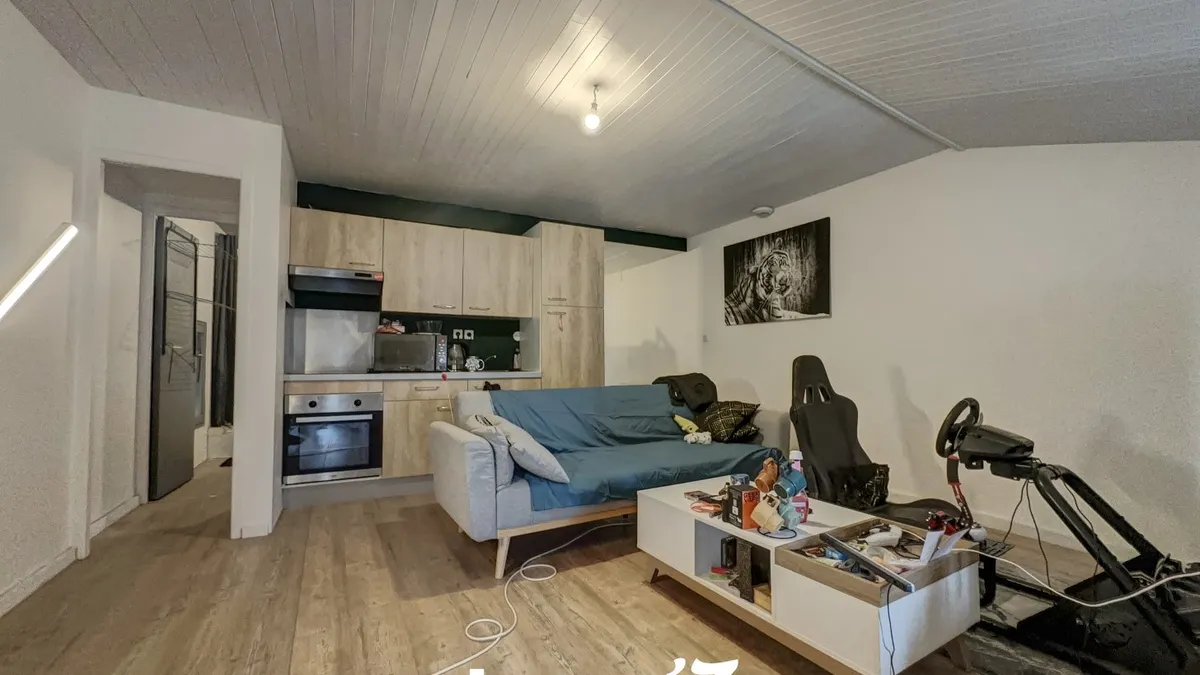 Photo 1