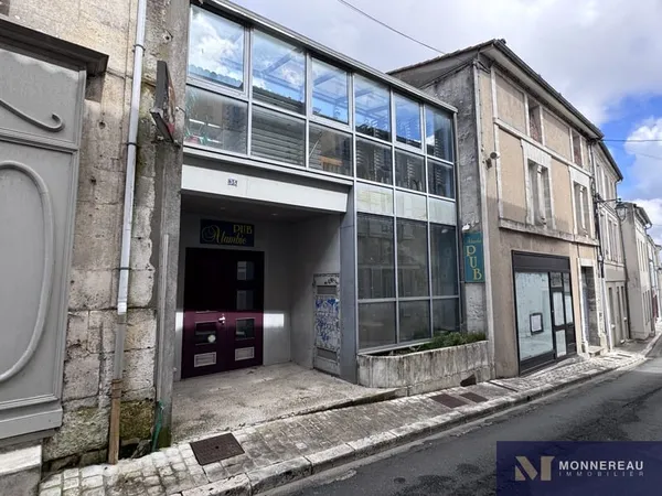 BARBEZIEUX-SAINT-HILAIRE (16) RESTAURANT, PUB & LICENCE IV MURS ET FONDS