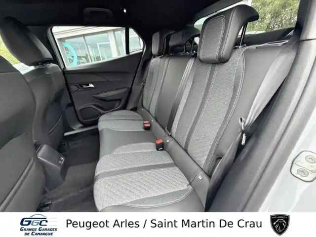 Peugeot 2008 hybrid 145 e-dcs6 — photo 10