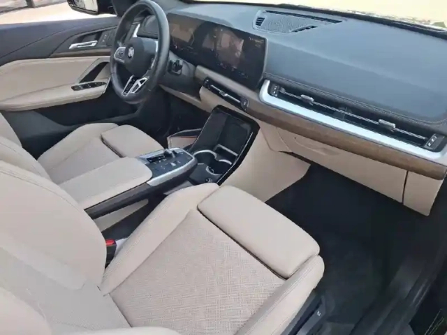 Bmw X1 sdrive 18i 136ch dkg7 — photo 4