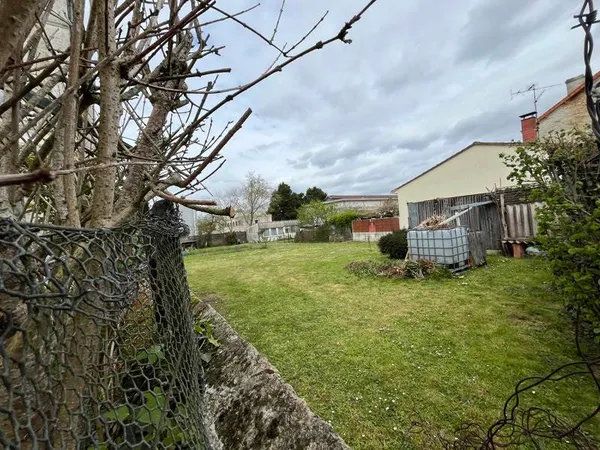 Terrain 830 m²