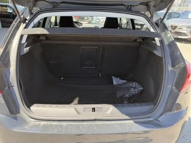 Peugeot 308 1.2 puretech 130ch e6.3 s&amp;s allure — photo 6