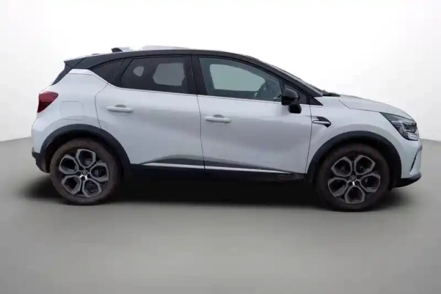 Renault Captur mild hybrid 140 — photo 18