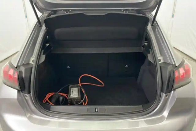 Peugeot 208 electrique 50 kwh 136ch — photo 12