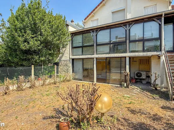 Maison 5 pièces 244 m²
