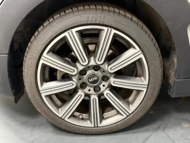 Mini Mini clubman cooper 136ch essential bva7 — photo 9
