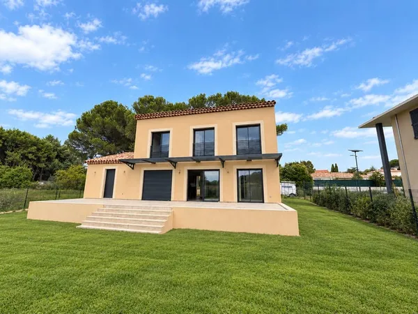 VENTABREN- Maison neuve de 127.67m2 type 5 avec piscine et grand garage