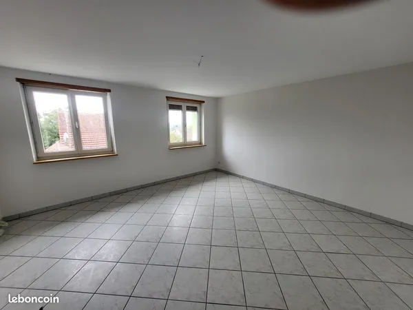 4 pièces 102 m² à louer avec cave, garage et une place parking