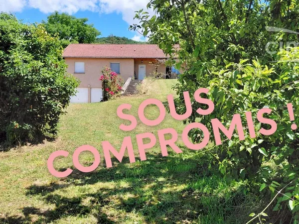 Maison plain-pied de 2005 – 100 m² habitables –1830 m2 de terrain clos