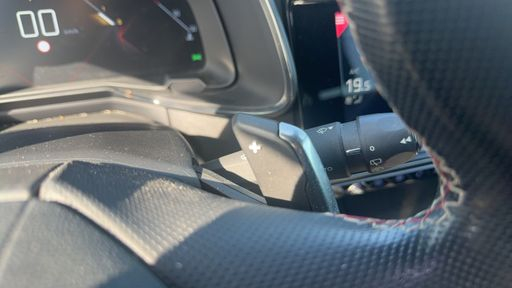 DS DS7 Crossback 1.5 BlueHDi 130 EAT8 - Performance Line Plus – 2022 – 85081 km – Diesel – Boîte Automatique — photo 6