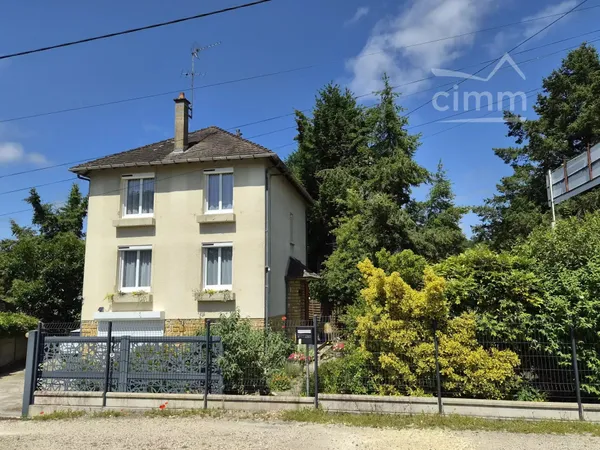 Maison 5 pièces dont 3 chambres, 87m² sur terrain de 994m².