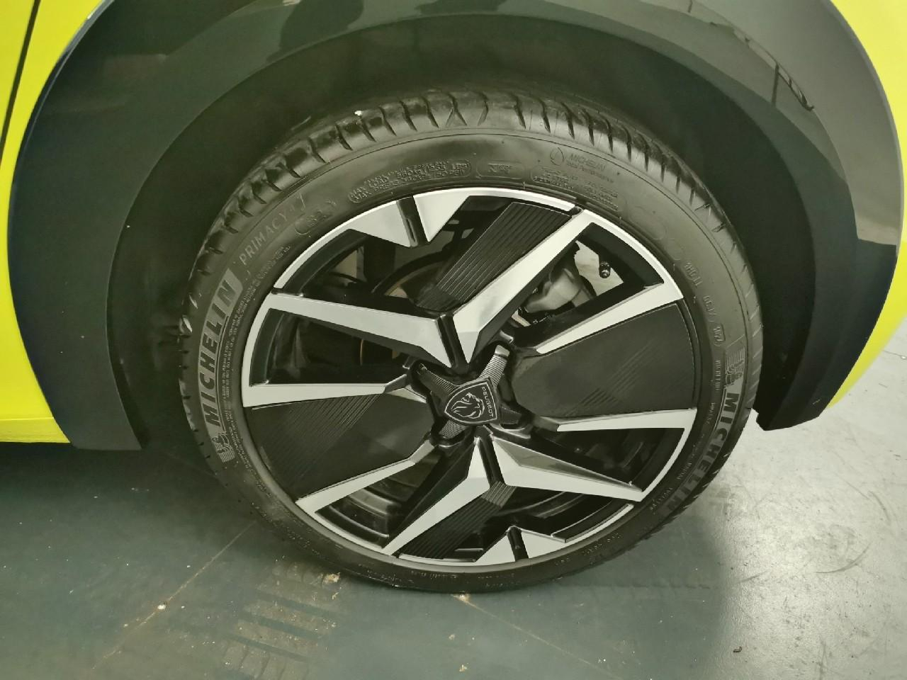 Peugeot 208 hybrid 136 e-dcs6 gt — photo 16