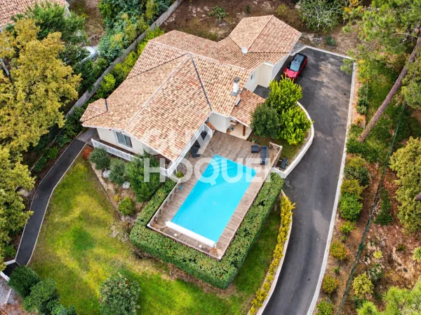 Maison 3 chambres avec pisicine au coeur du Golf