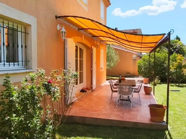 Maison T6 climatisée avec piscine