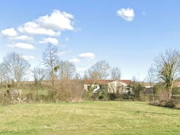 Terrain 1535 m² Thuret