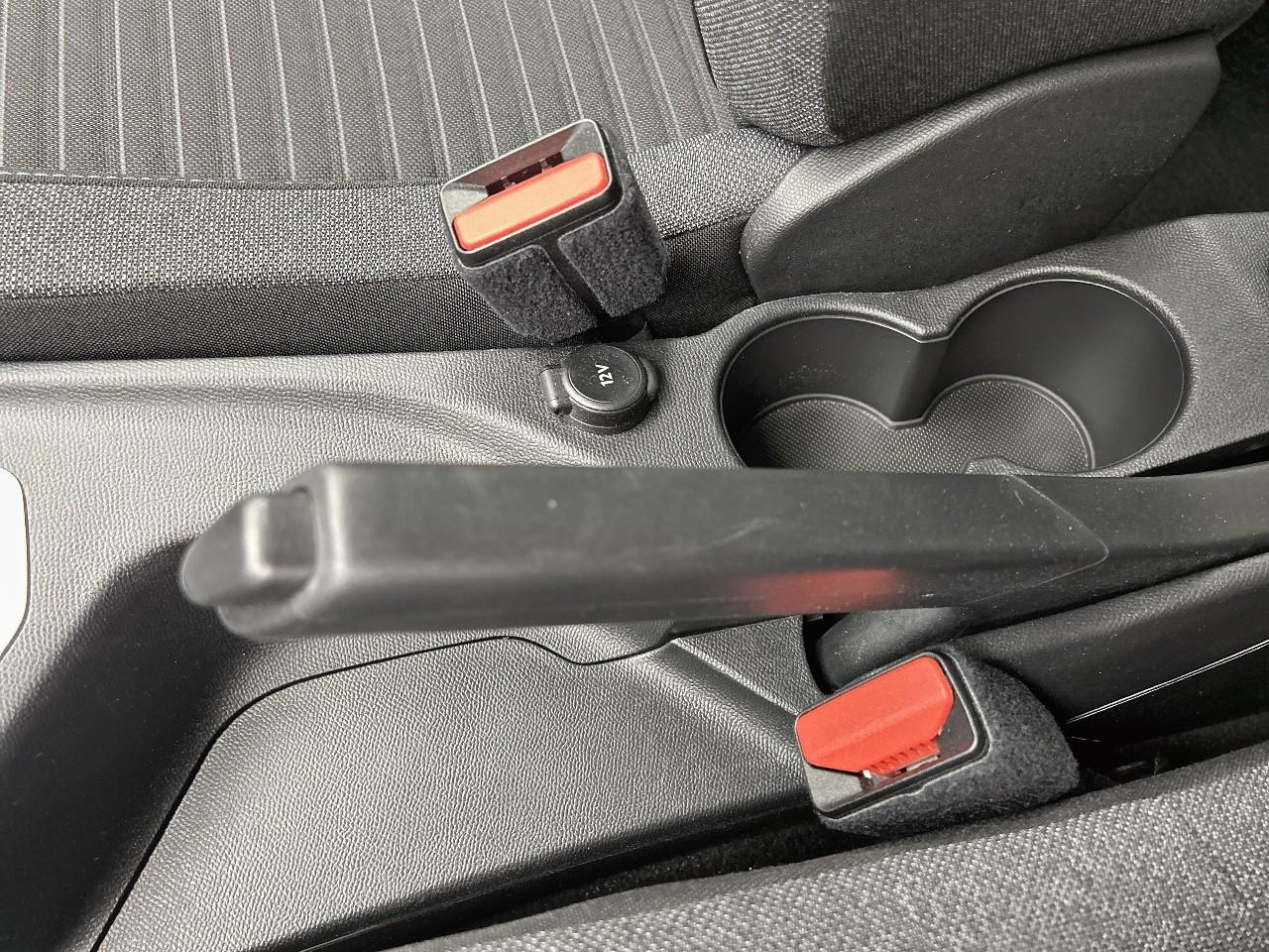 Peugeot 208 puretech 100 s&s bvm6 style — photo 18