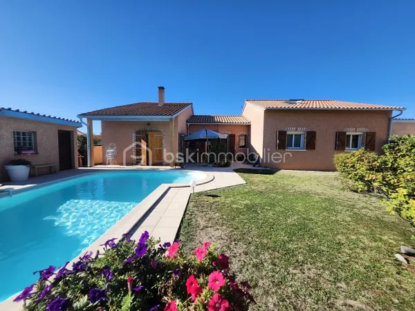 Maison 6 pièces 219 m²