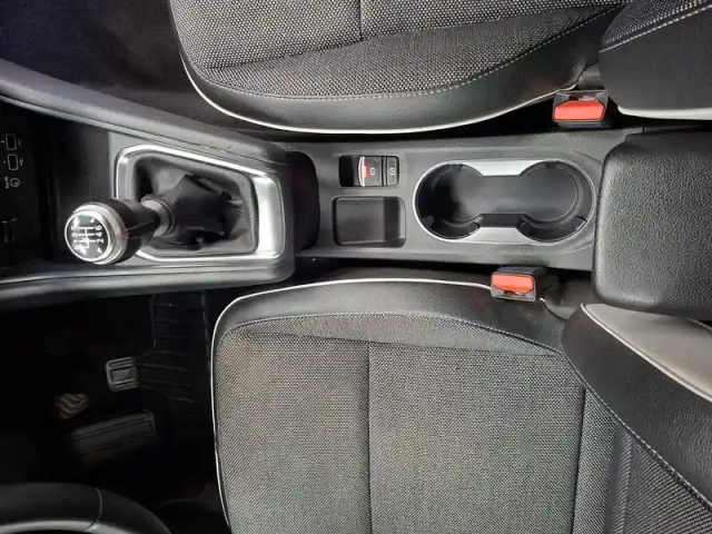 Renault Captur tce 90 - 21 — photo 35